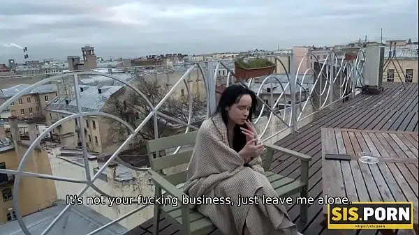 catches Juicy Leyla smoking outside and gives his cock