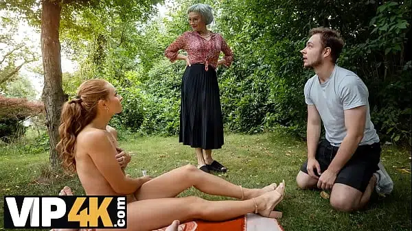 HUNT4K. Lucianna Lucci loves to show her pussy in her boyfriend’s car