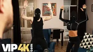 HUNT4K. Sex with girlwasn’t planned but can help man and BF escape