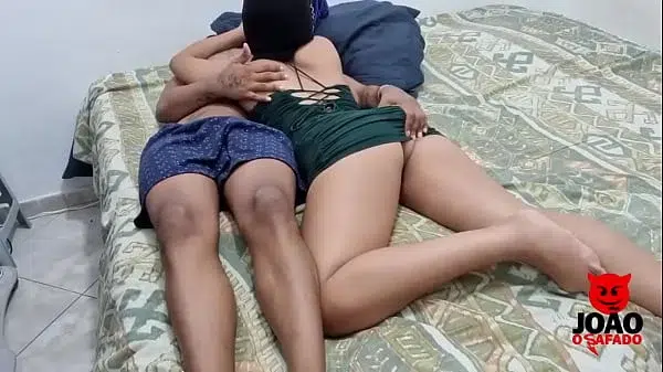 Ninfeta gosta muito de uma pica grande preta