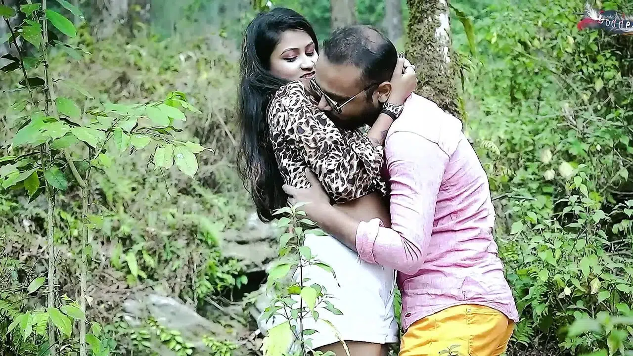 property dikha ne ke bahane jungle me leja kar akali larki ke sath kia kand full movie ( hindi audio)