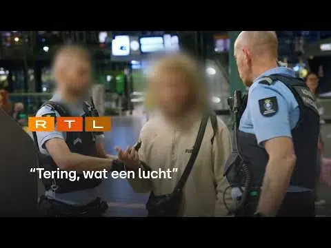 Reiziger onder invloed van zombie-drug flakka: marechaussee grijpt in | Schiphol Airport