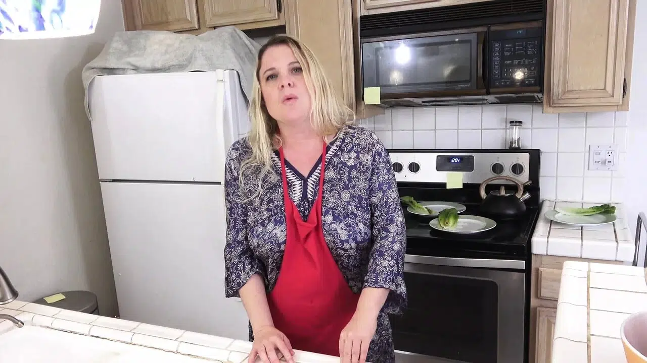 Milking stepson in the kitchen before his date