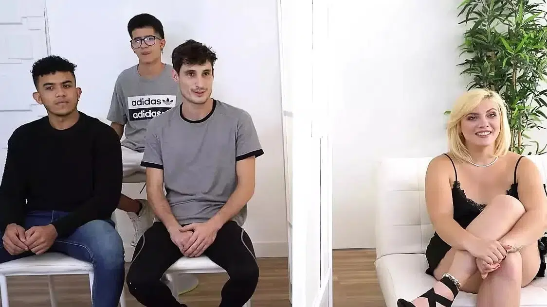 3 rooks for amateur Andrea: Do you really think she’s only banging one?